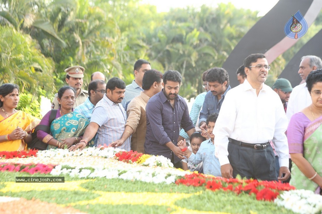 Nandamuri Family at NTR Ghat - 1 / 131 photos