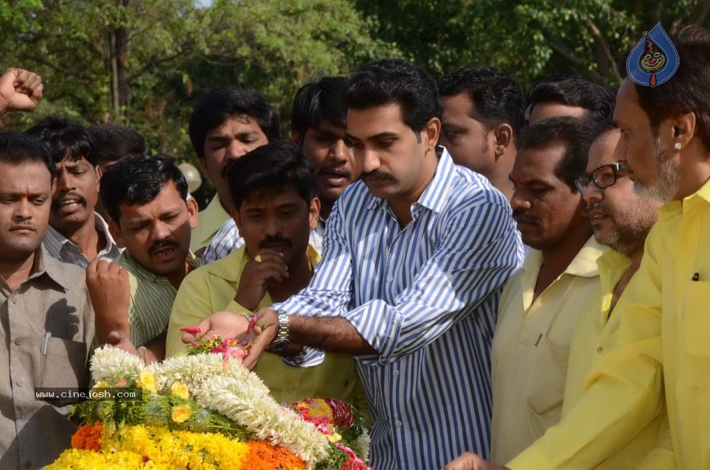Nandamuri Family at NTR Ghat - 116 / 141 photos