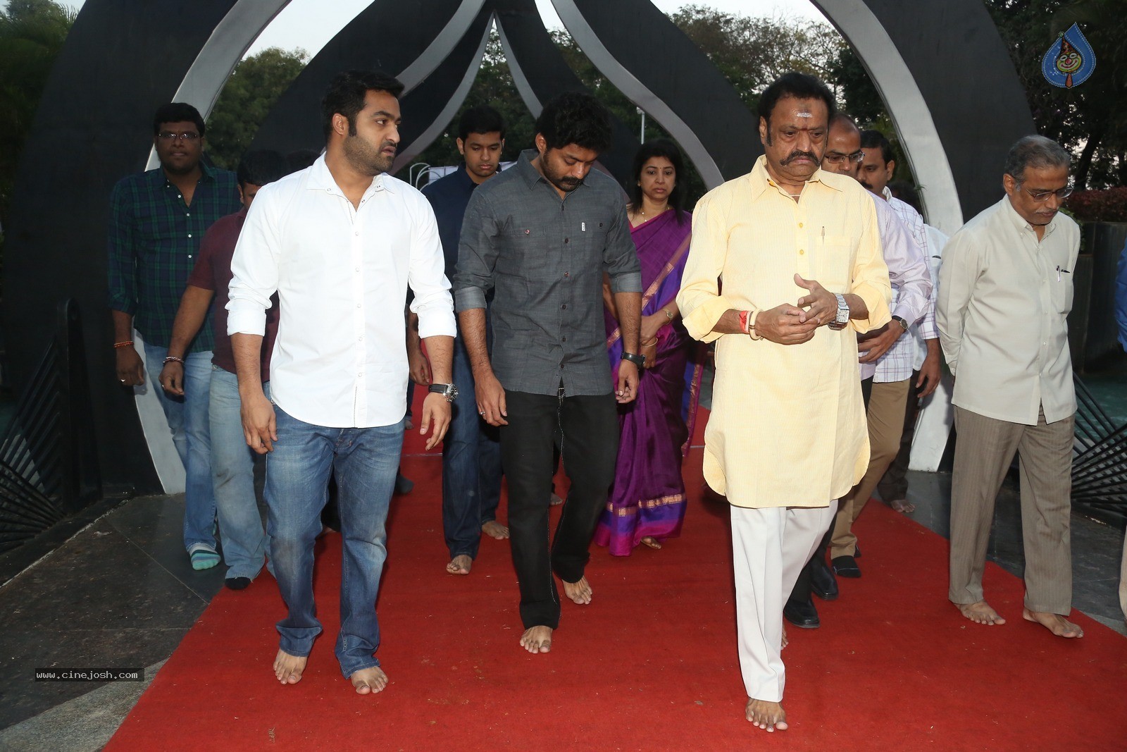 Nandamuri Family Members at NTR Ghat - 46 / 120 photos