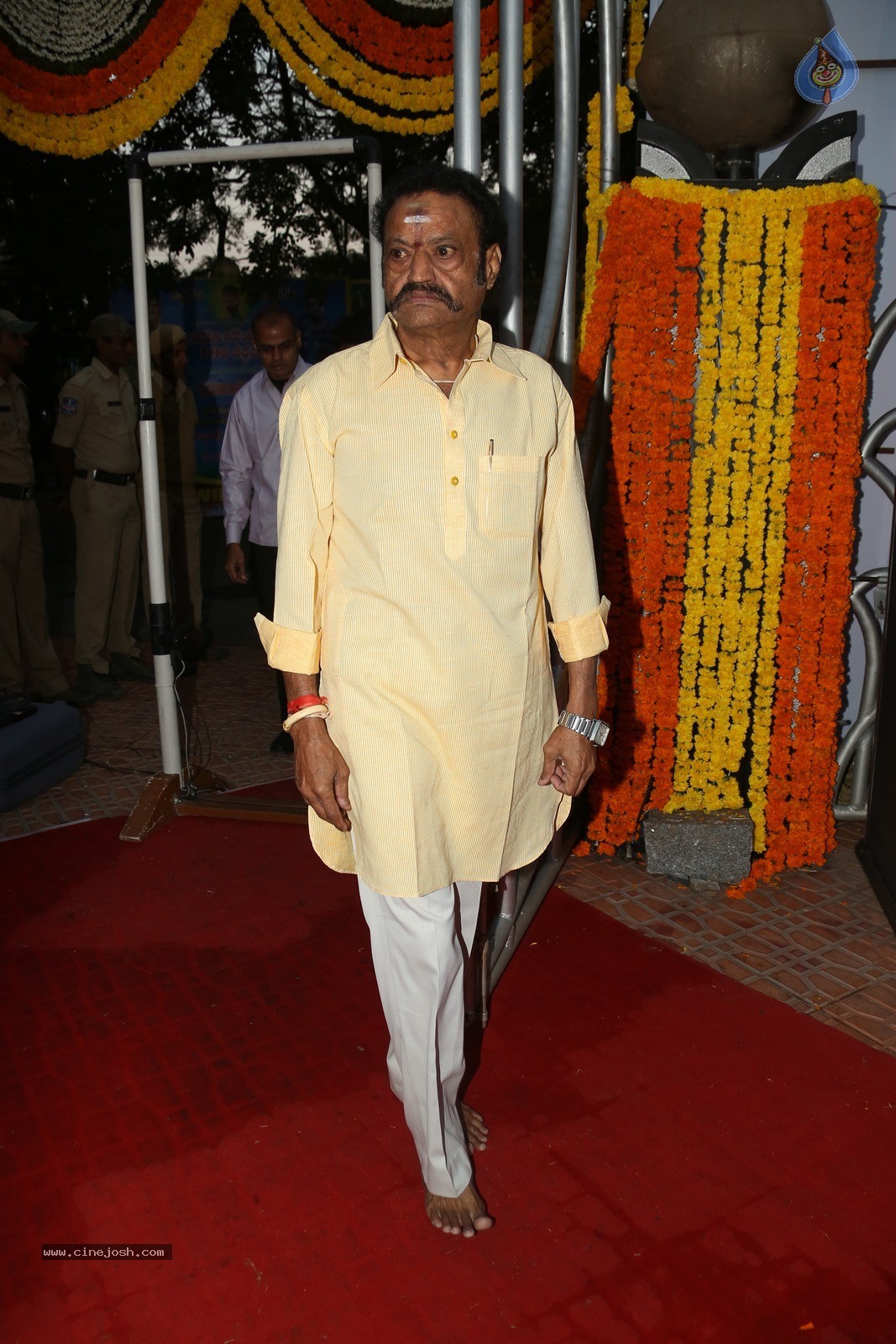 Nandamuri Family Members at NTR Ghat - 51 / 120 photos