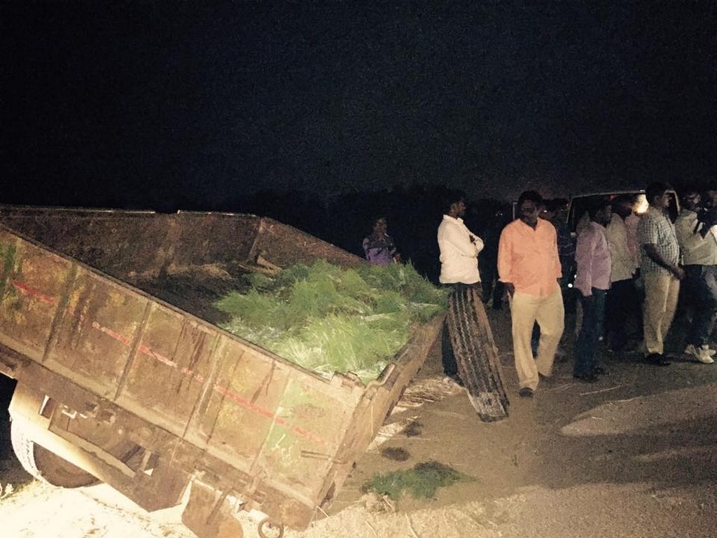 Nandamuri Janakiram Accident Spot Photos - 1 / 8 photos