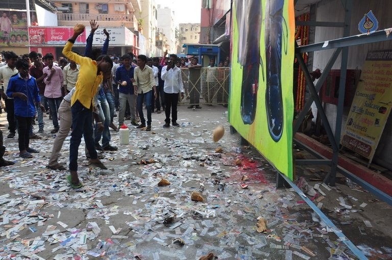 Nannaku Prematho Theater Coverage - 16 / 97 photos