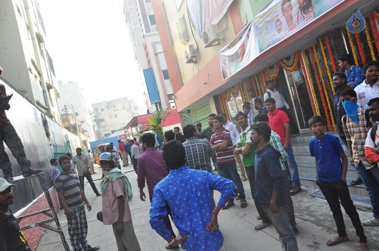 Nannaku Prematho Theater Coverage - 36 / 97 photos