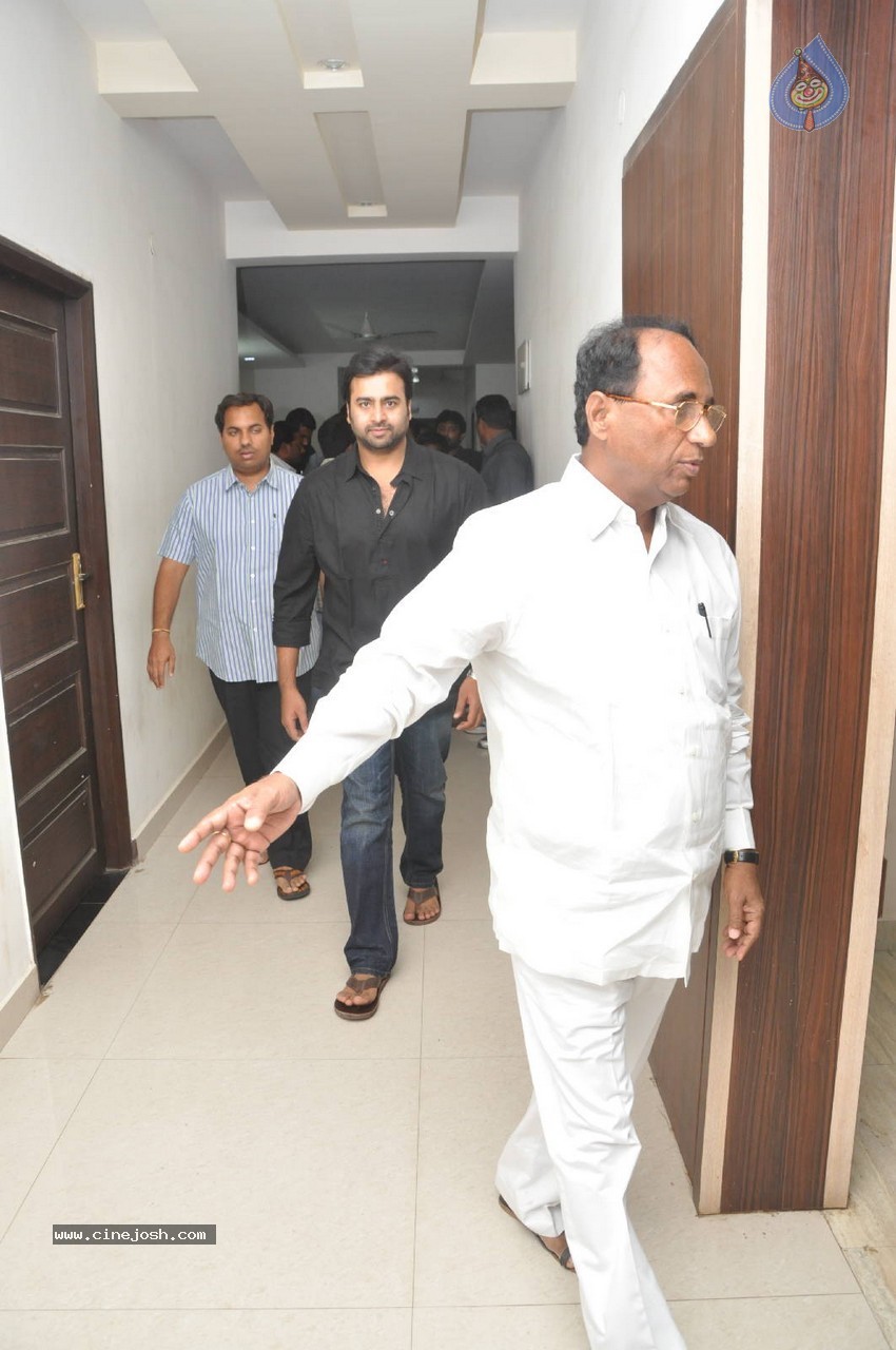 Nara Rohit at Eswar College Anniversary Event - 15 / 128 photos