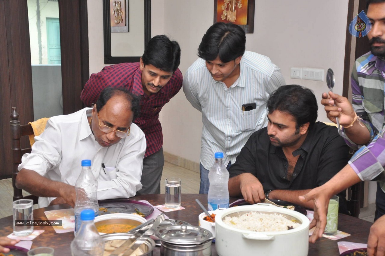 Nara Rohit at Eswar College Anniversary Event - 24 / 128 photos