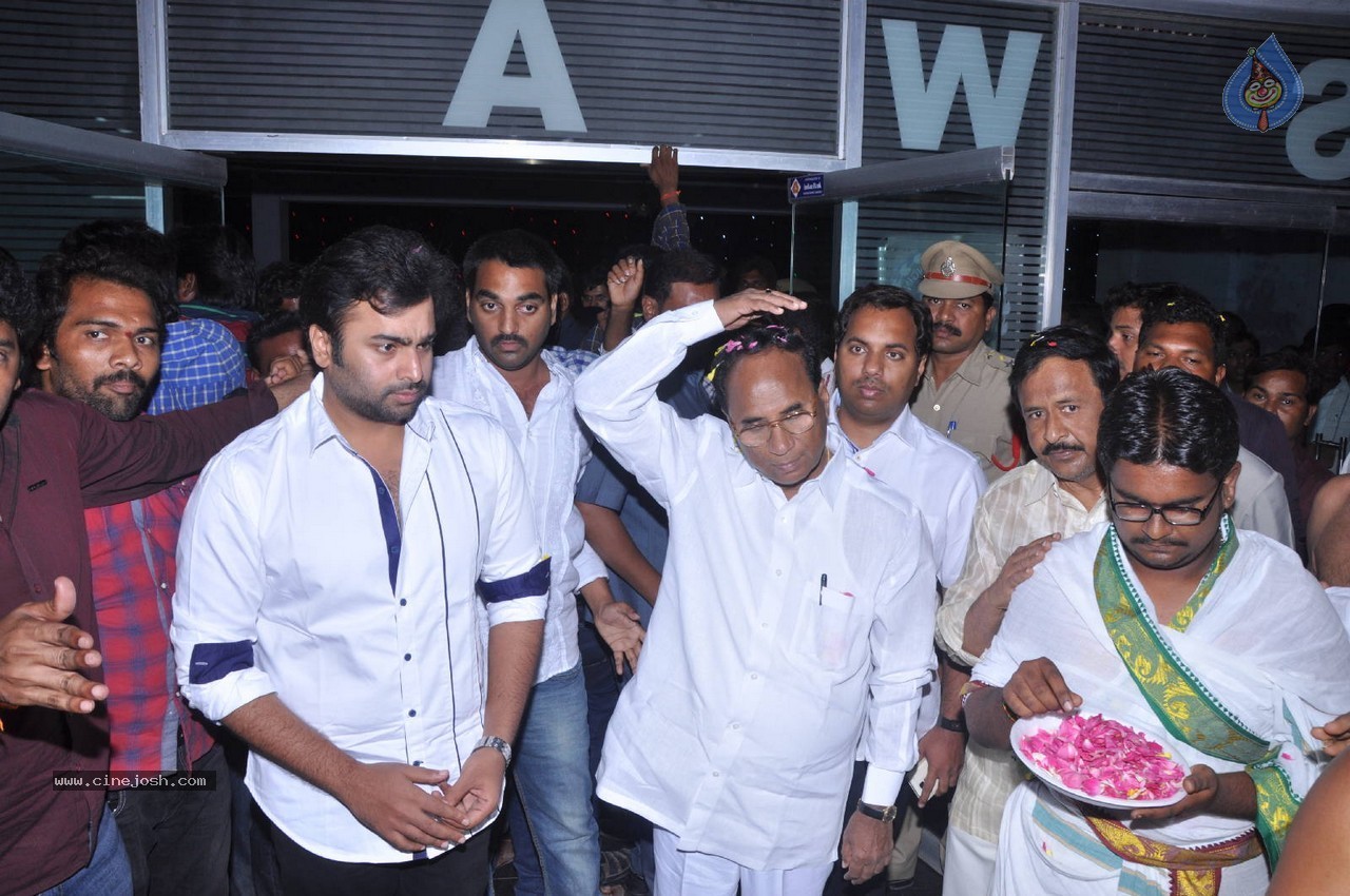 Nara Rohit at Eswar College Anniversary Event - 33 / 128 photos