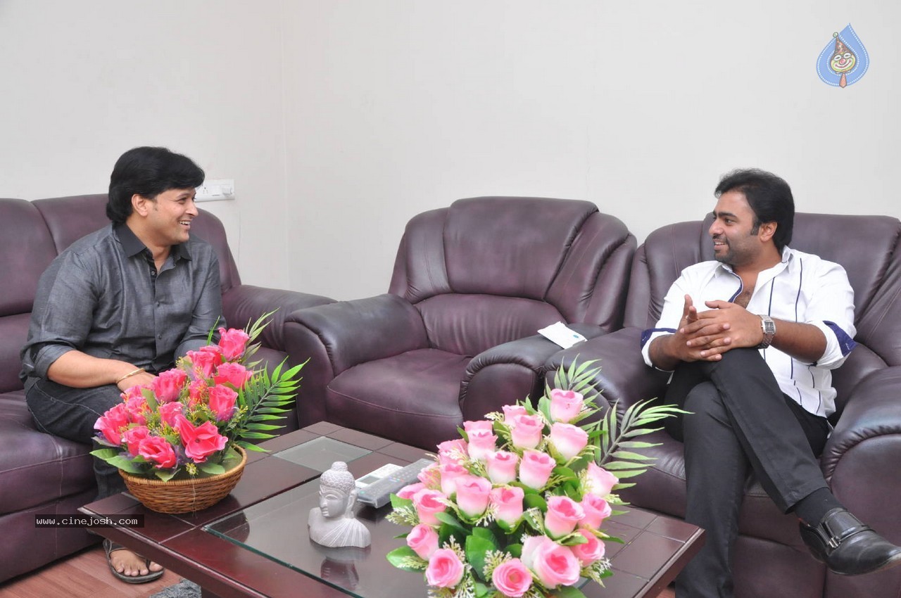 Nara Rohit at Eswar College Anniversary Event - 88 / 128 photos