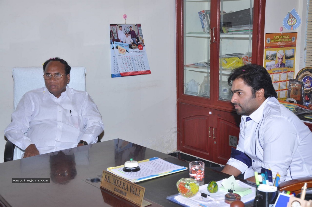 Nara Rohit at Eswar College Anniversary Event - 95 / 128 photos