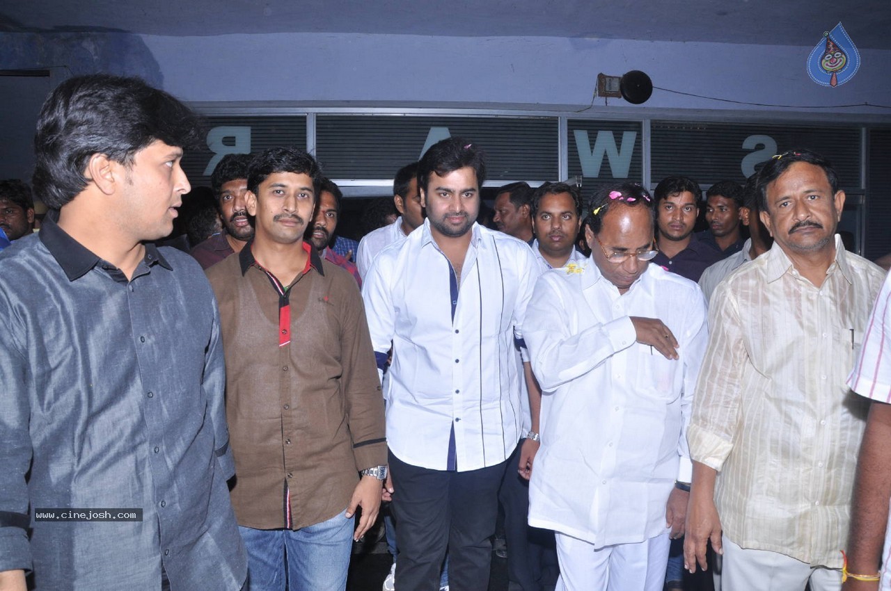Nara Rohit at Eswar College Anniversary Event - 122 / 128 photos