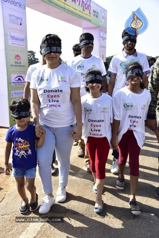 Niharika Flags Off Sight A Thon Blindfold 2k Walk - 37 / 40 photos