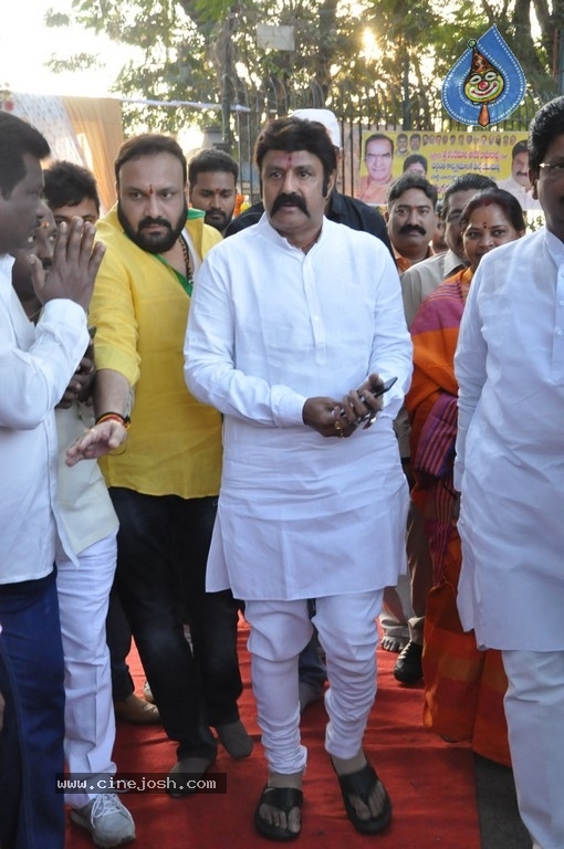 NTR Family Members at NTR Ghat - 11 / 84 photos