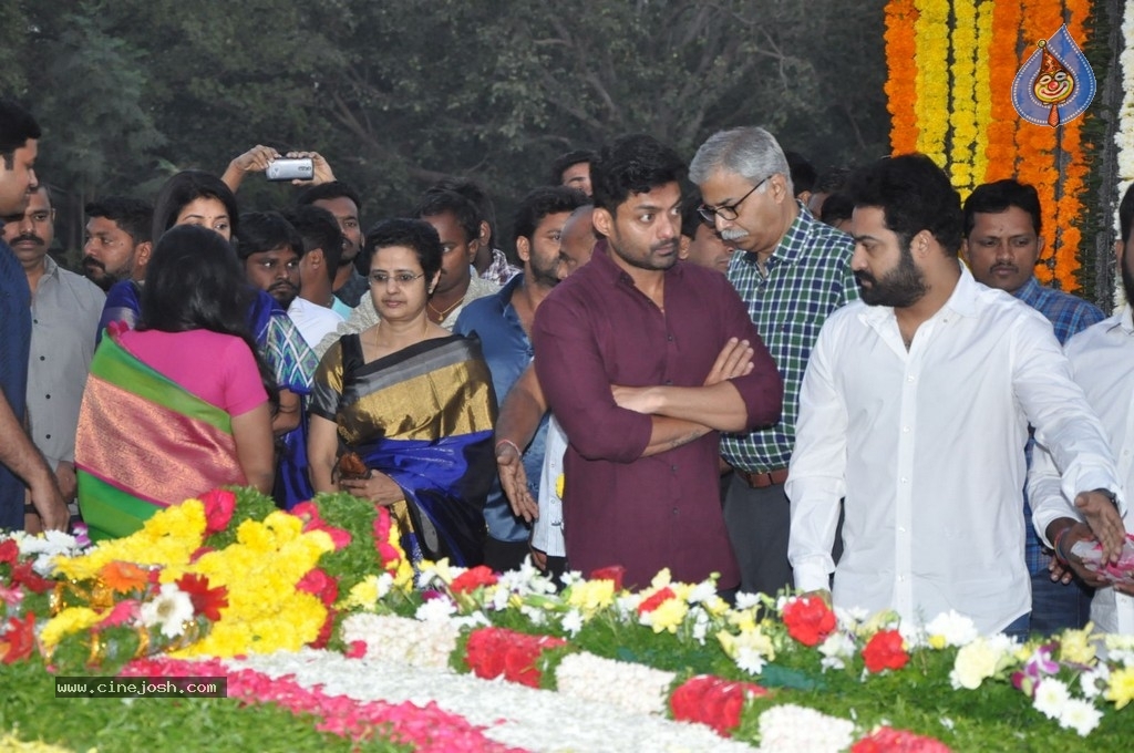 NTR Family Members at NTR Ghat - 22 / 84 photos