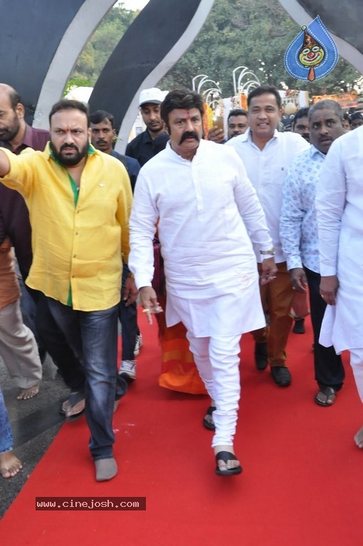 NTR Family Members at NTR Ghat - 42 / 84 photos