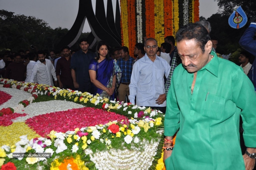 NTR Family Members at NTR Ghat - 73 / 84 photos