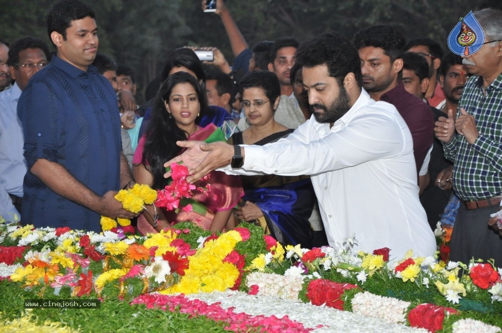 NTR Family Members at NTR Ghat - 75 / 84 photos