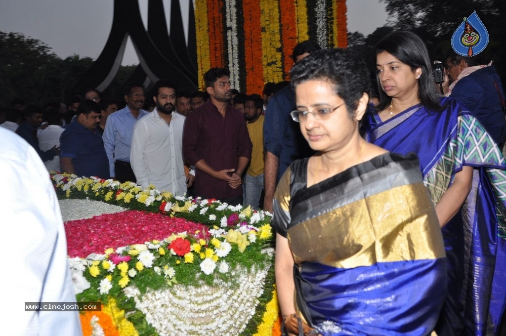 NTR Family Members at NTR Ghat - 81 / 84 photos