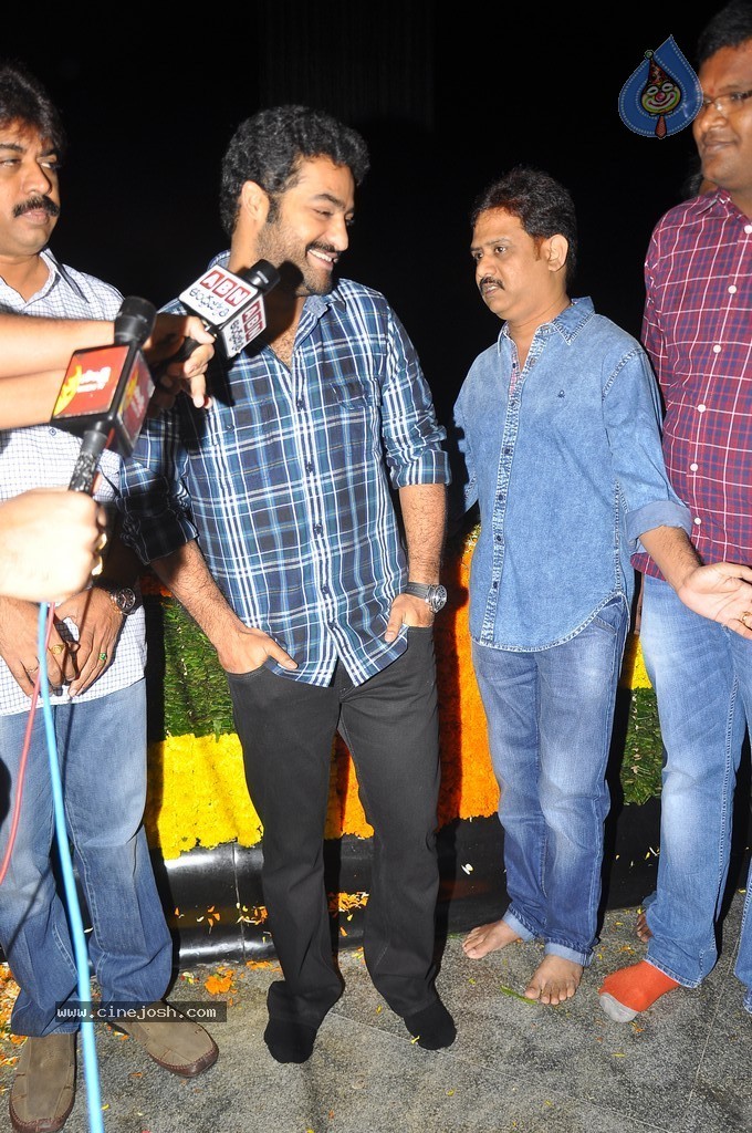 NTR Family Members at NTR Ghat - 28 / 238 photos