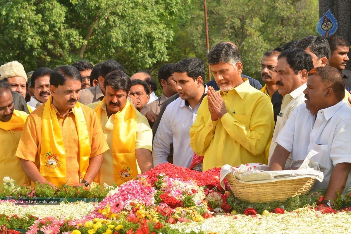 NTR Family Members at NTR Ghat - 3 / 151 photos
