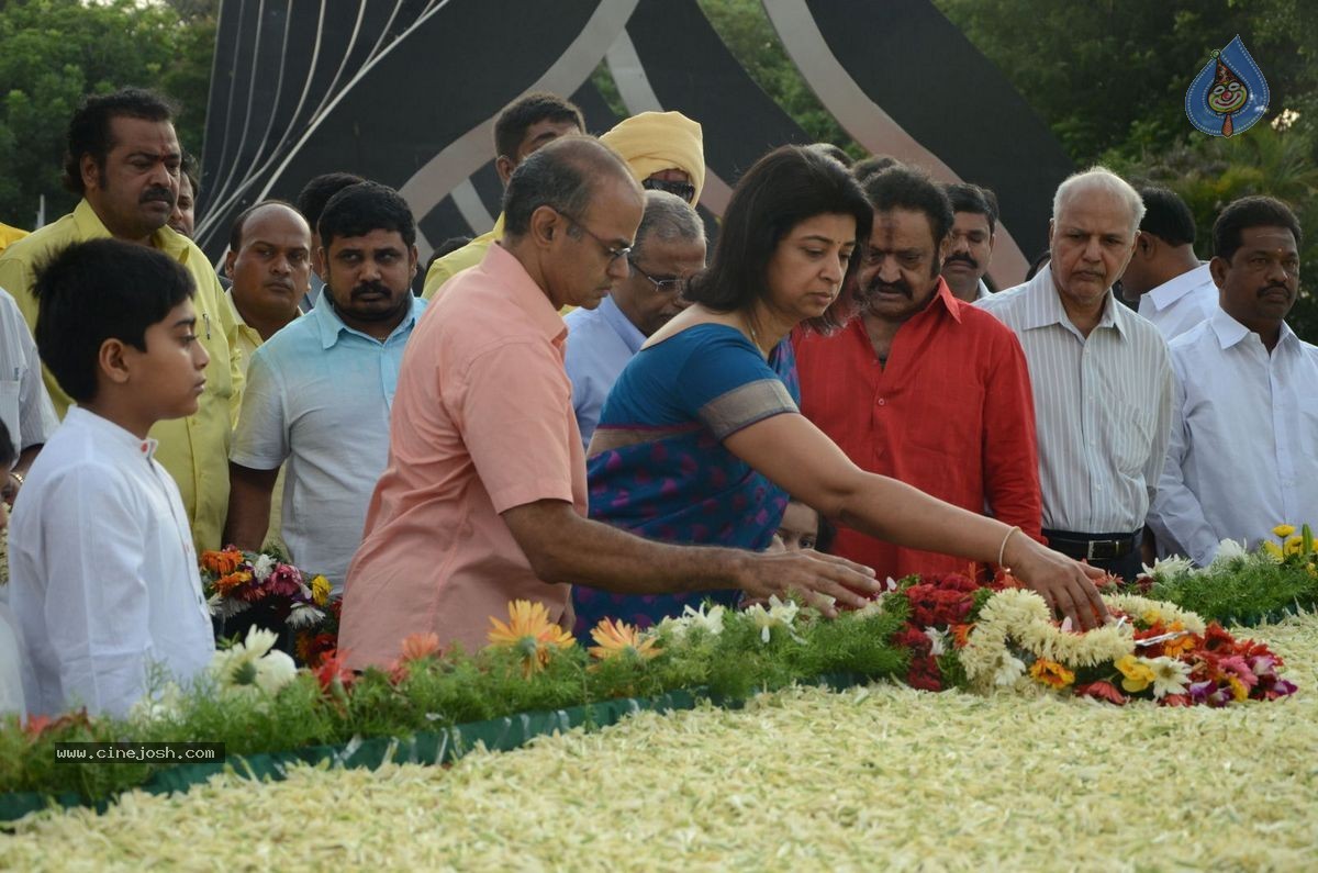 NTR Family Members at NTR Ghat - 28 / 151 photos