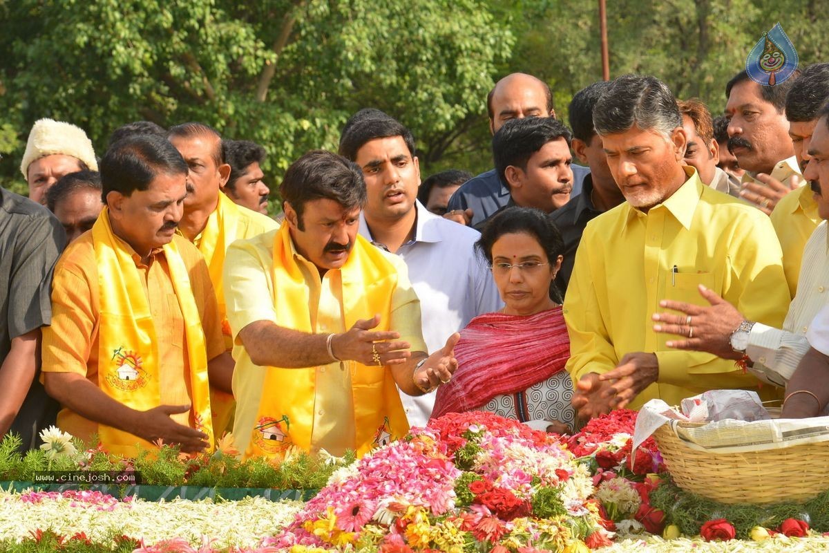 NTR Family Members at NTR Ghat - 34 / 151 photos