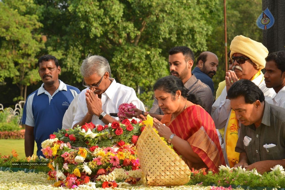 NTR Family Members at NTR Ghat - 35 / 151 photos