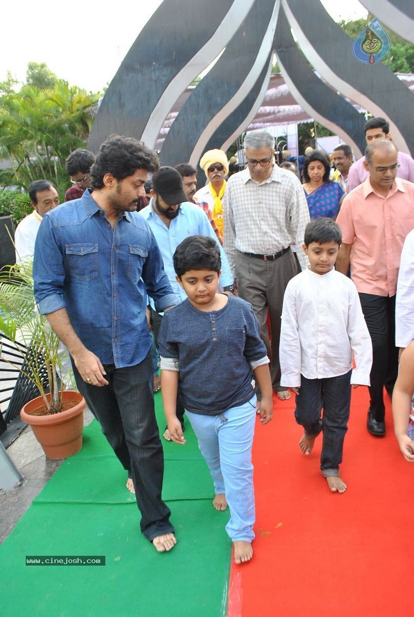 NTR Family Members at NTR Ghat - 44 / 151 photos