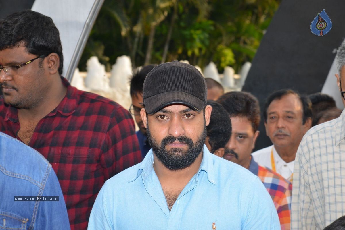 NTR Family Members at NTR Ghat - 52 / 151 photos