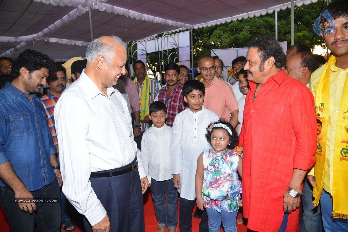 NTR Family Members at NTR Ghat - 131 / 151 photos