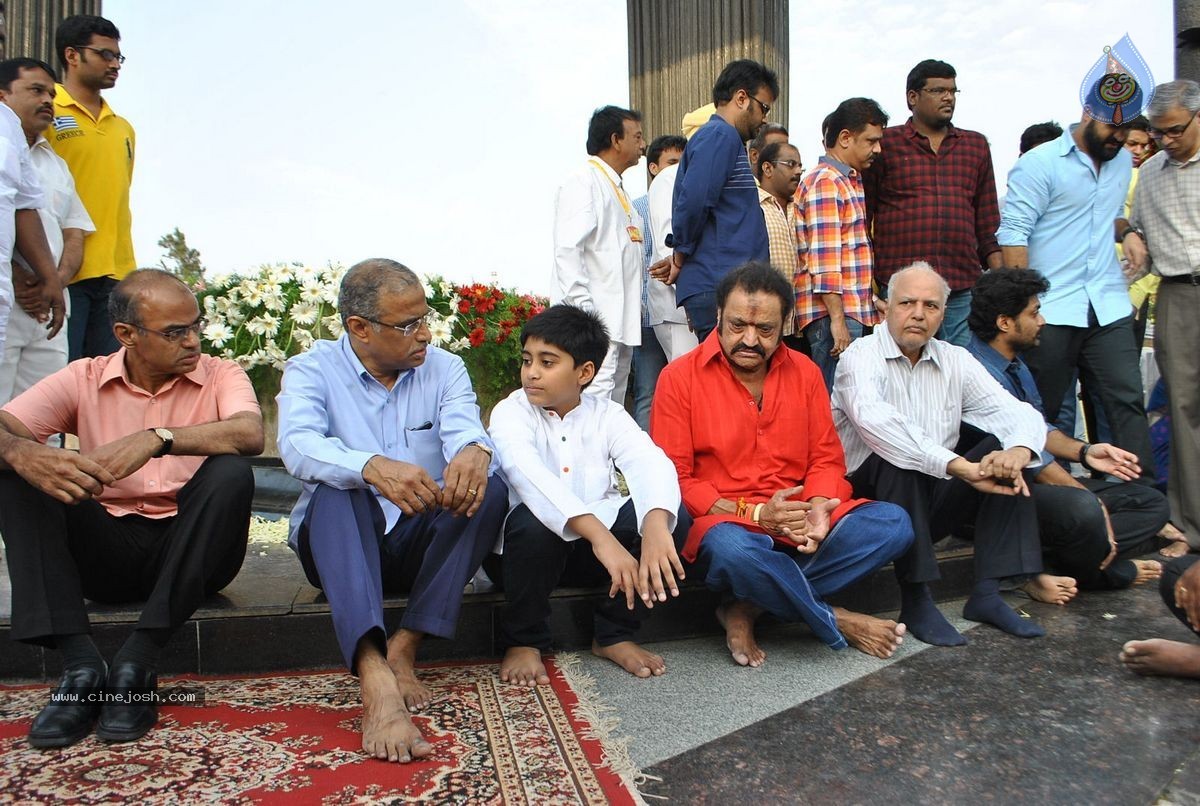 NTR Family Members at NTR Ghat - 135 / 151 photos