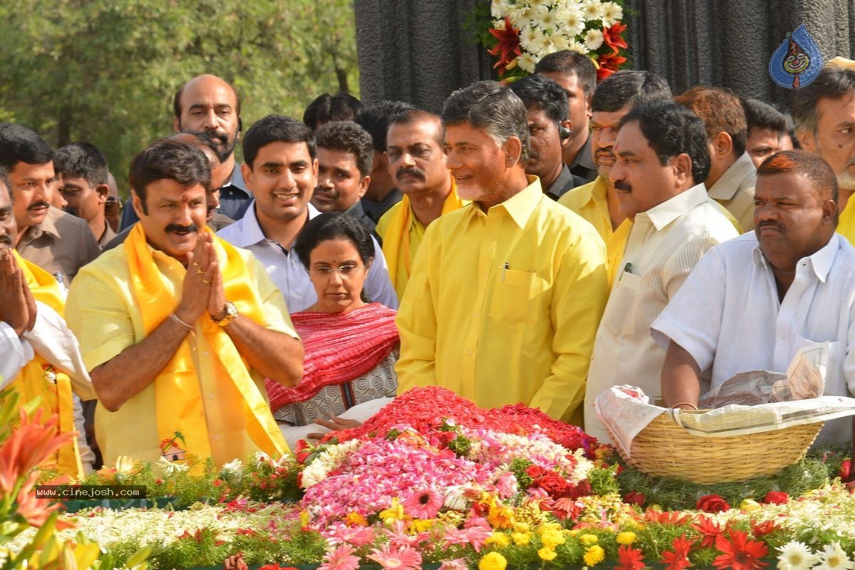 NTR Family Members at NTR Ghat - 136 / 151 photos