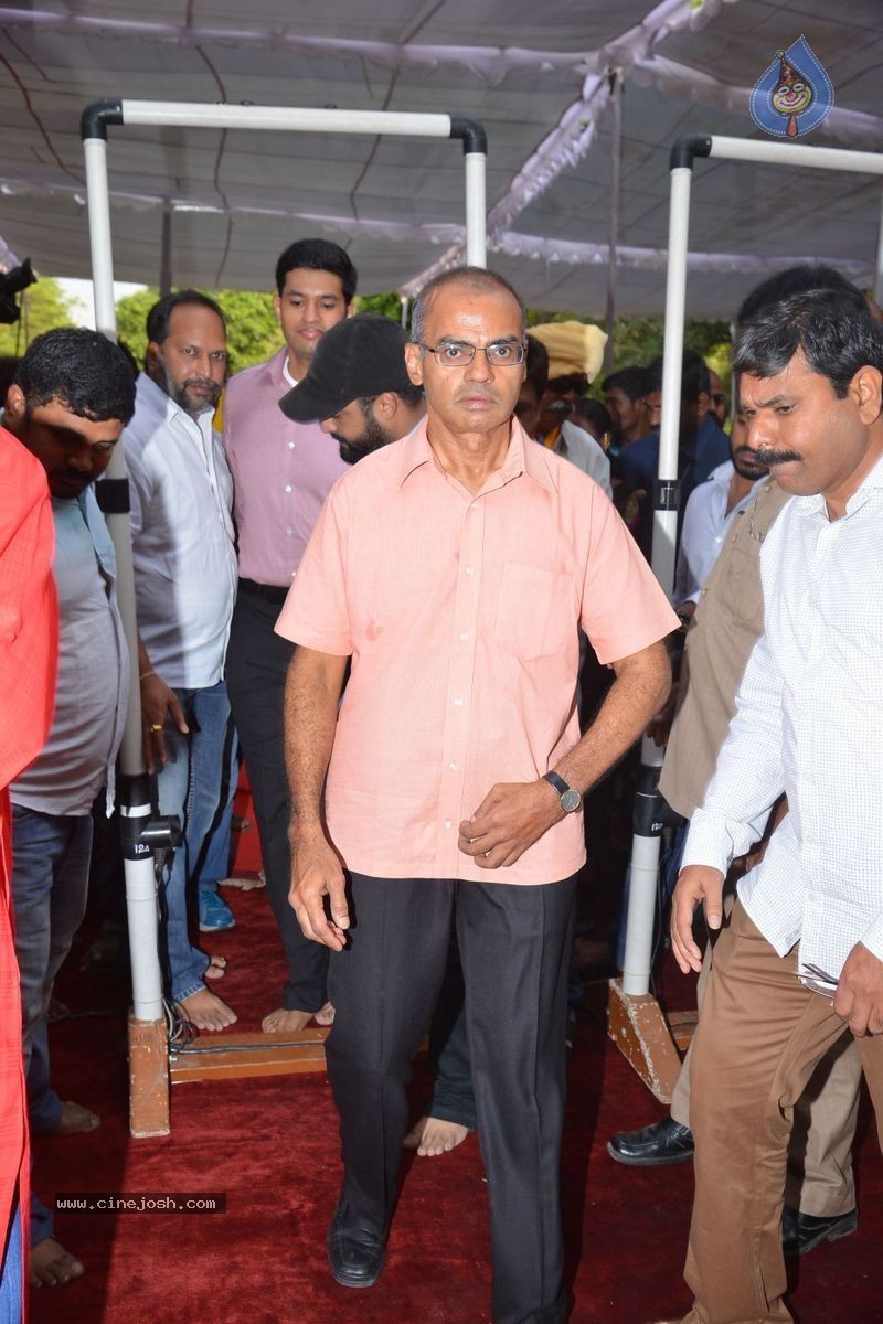 NTR Family Members at NTR Ghat - 137 / 151 photos