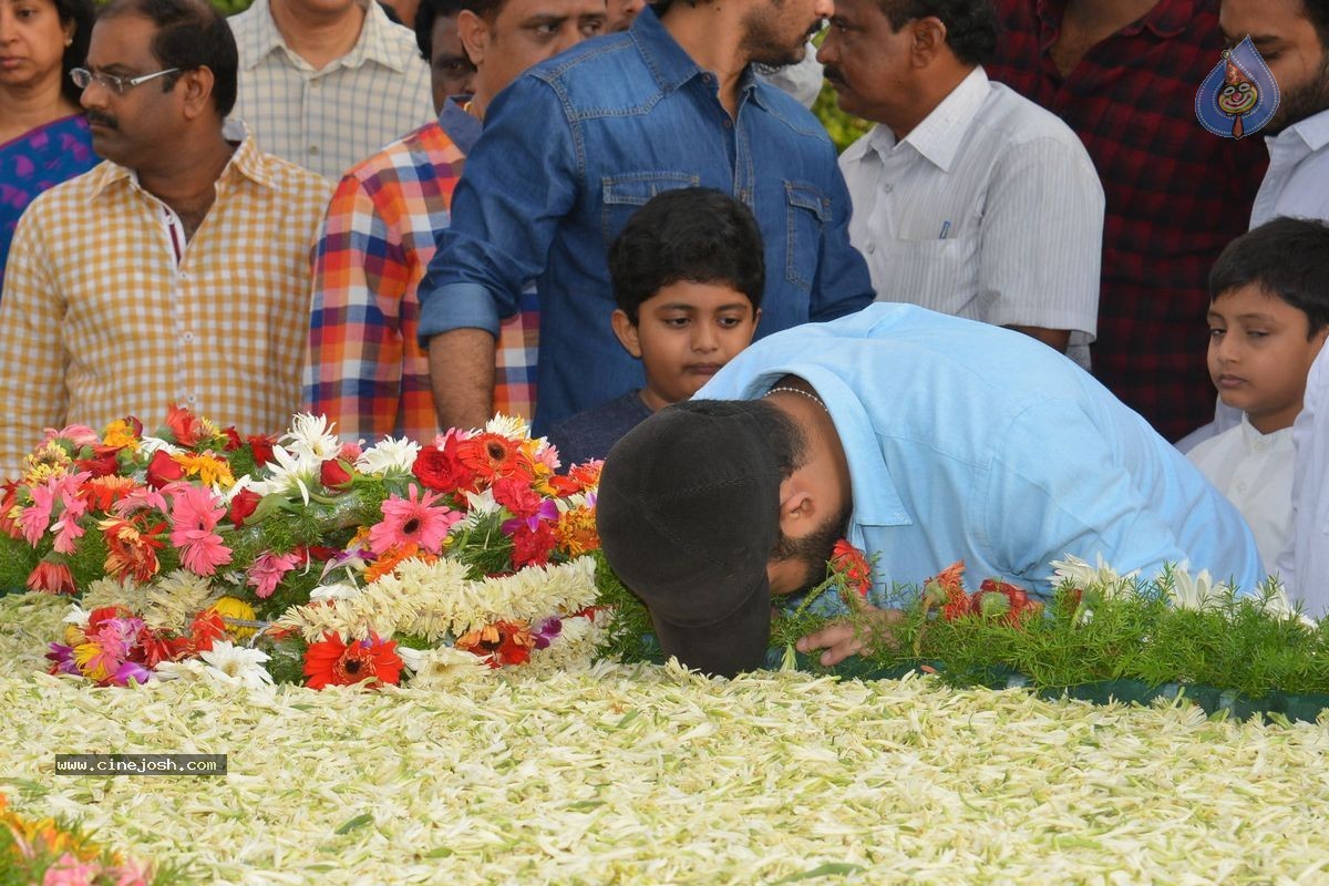 NTR Family Members at NTR Ghat - 146 / 151 photos