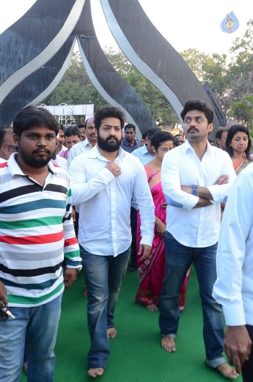 NTR Family Members at NTR Ghat Photos - 8 / 102 photos