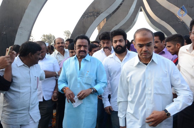 NTR Family Members at NTR Ghat Photos - 99 / 102 photos