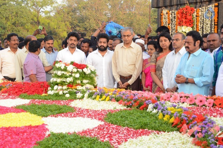 NTR Family Members at NTR Ghat Photos - 101 / 102 photos