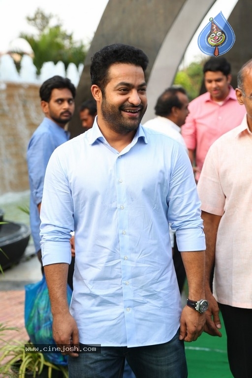 NTR Family Members Pay Tribute at NTR Ghat - 39 / 100 photos