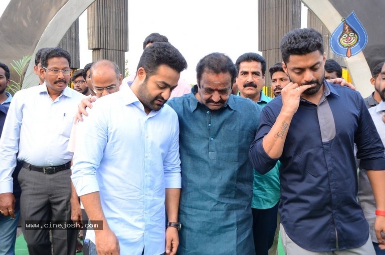 NTR Family Members Pay Tribute at NTR Ghat - 84 / 100 photos