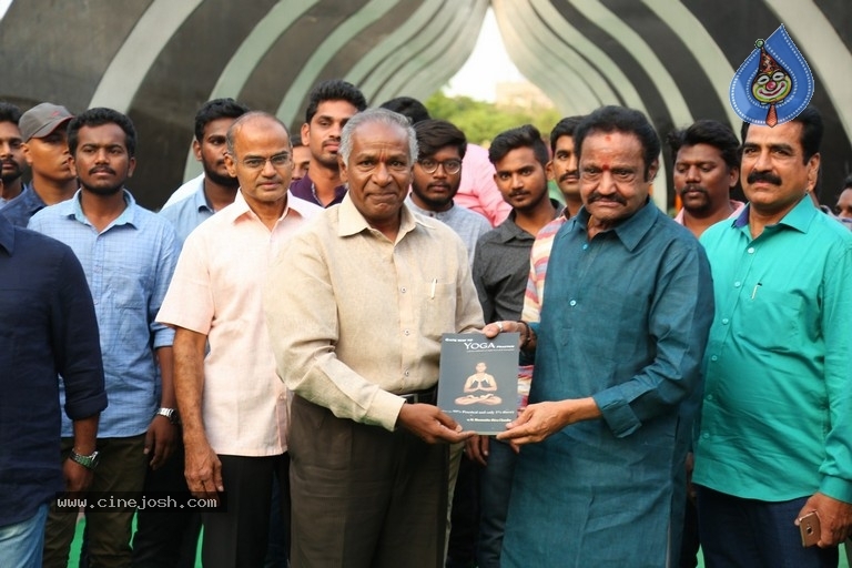 NTR Family Members Pay Tribute at NTR Ghat - 88 / 100 photos