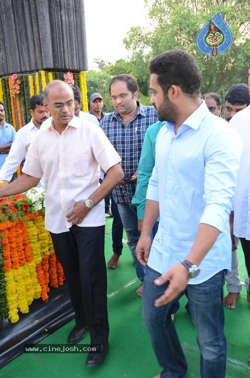 NTR Family Members Pay Tribute at NTR Ghat - 91 / 100 photos