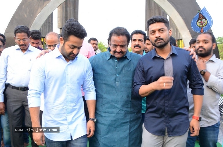 NTR Family Members Pay Tribute at NTR Ghat - 97 / 100 photos