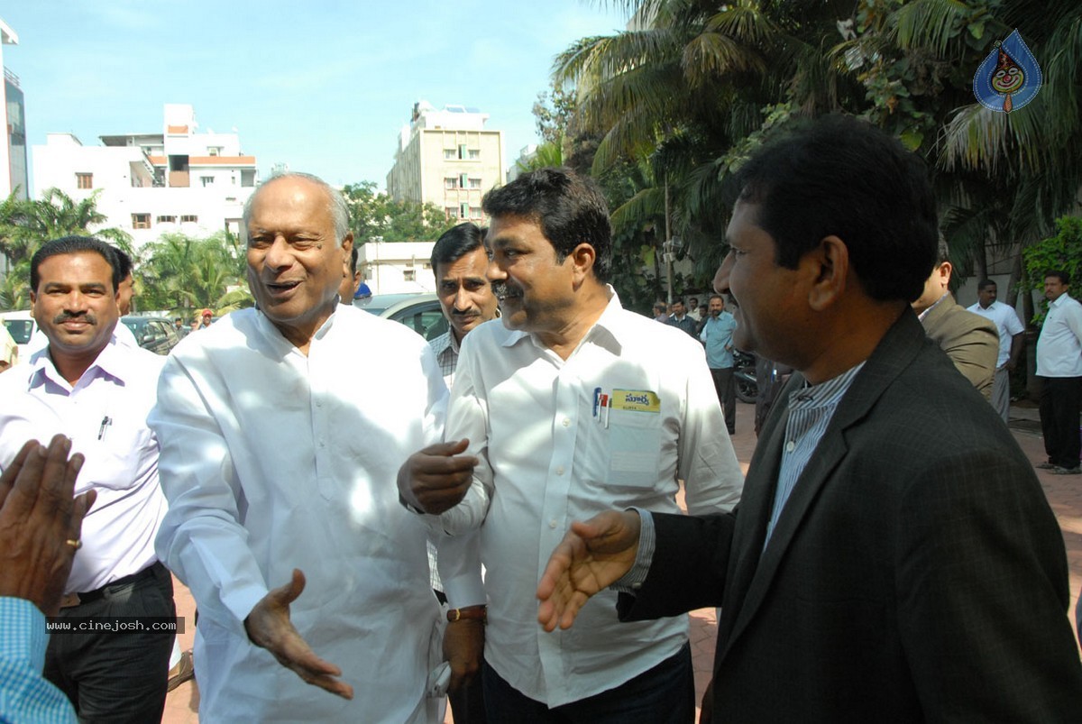 Nukarapu Suryaprakash Rao Daughter Grishma Wedding Photos - 34 / 136 photos