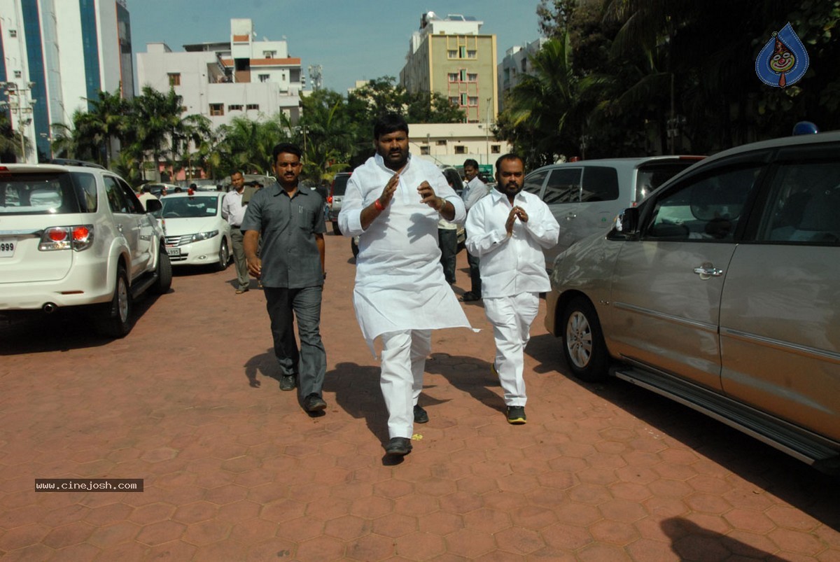 Nukarapu Suryaprakash Rao Daughter Grishma Wedding Photos - 61 / 136 photos