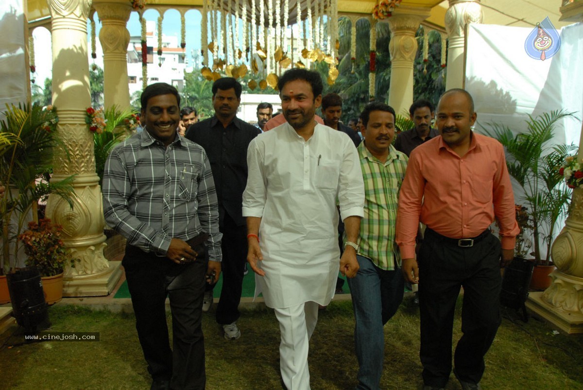 Nukarapu Suryaprakash Rao Daughter Grishma Wedding Photos - 64 / 136 photos