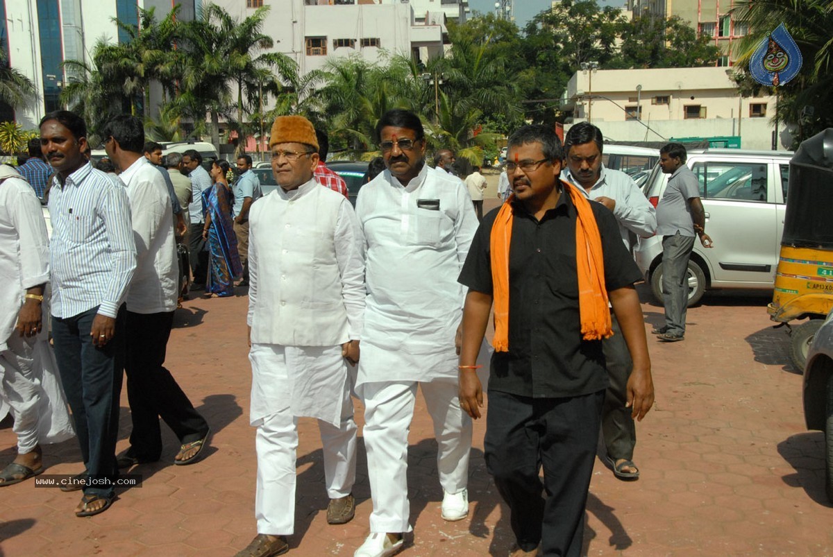 Nukarapu Suryaprakash Rao Daughter Grishma Wedding Photos - 67 / 136 photos