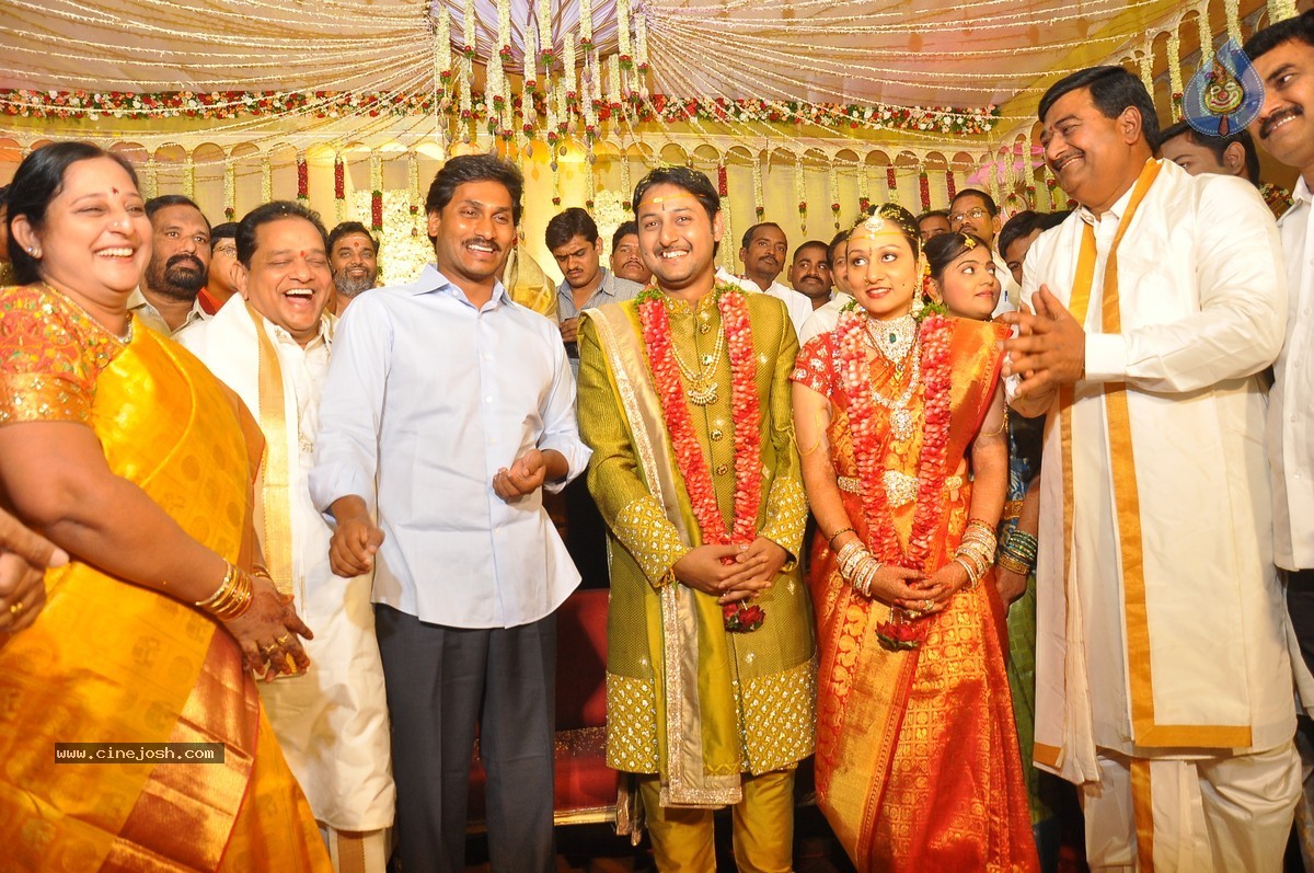Nukarapu Suryaprakash Rao Daughter Grishma Wedding Photos - 86 / 136 photos