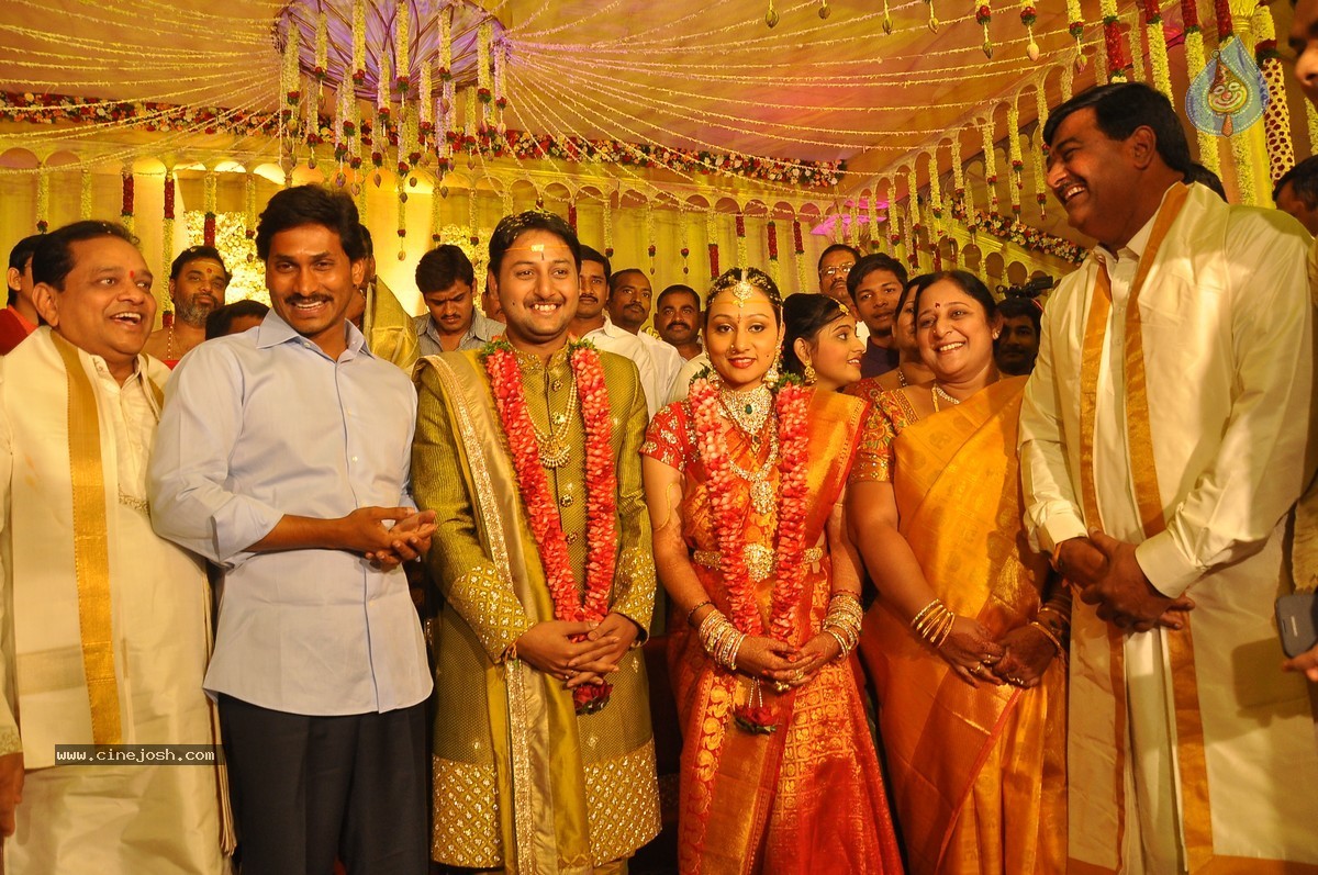 Nukarapu Suryaprakash Rao Daughter Grishma Wedding Photos - 110 / 136 photos