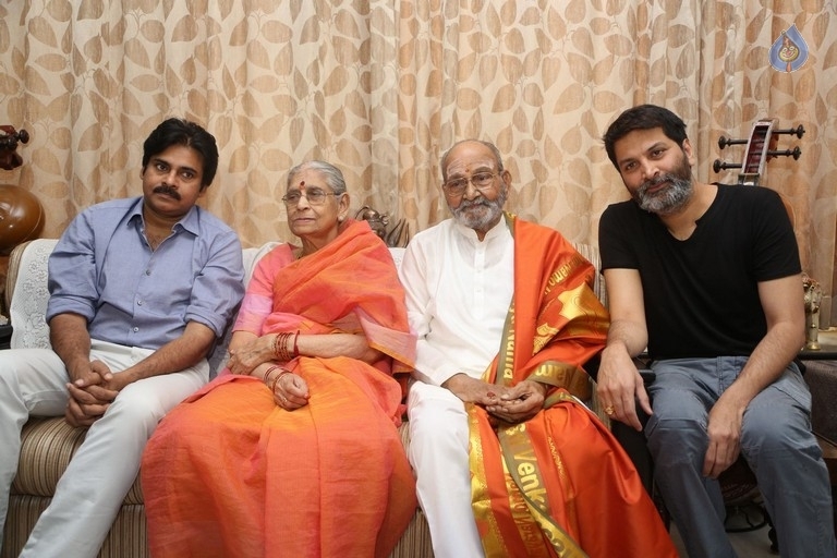 Pawan Kalyan and Trivikram Meets K Vishwanath - 26 / 77 photos