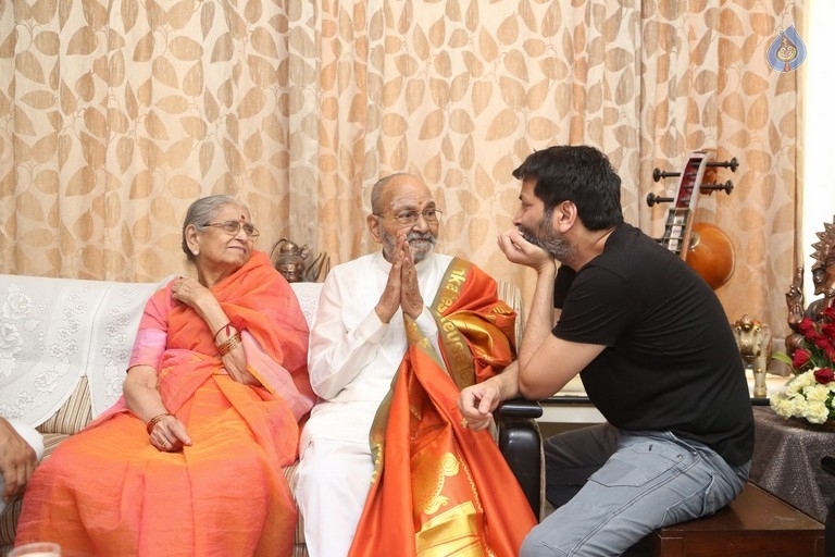 Pawan Kalyan and Trivikram Meets K Vishwanath - 28 / 77 photos