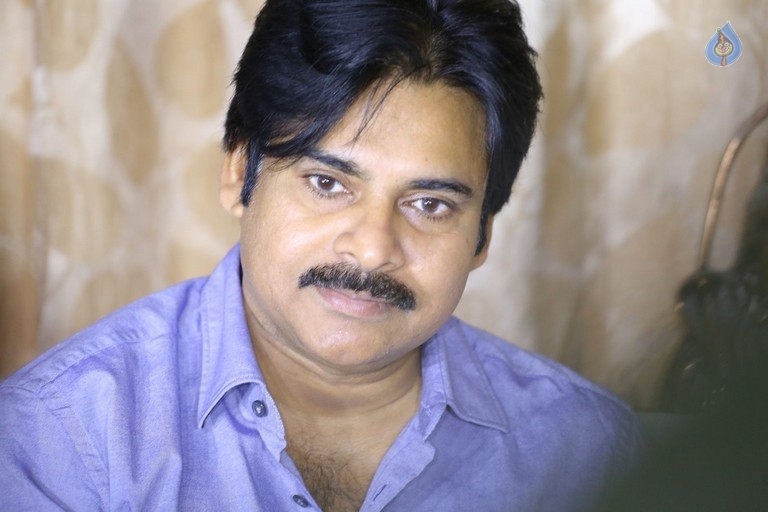 Pawan Kalyan and Trivikram Meets K Vishwanath - 30 / 77 photos
