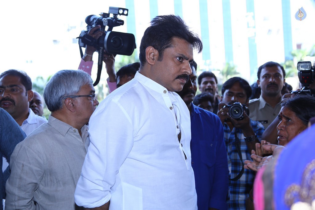 Pawan Kalyan Jana Sena Press Meet - 24 / 46 photos